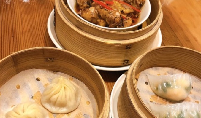 万葉軒 ワンタン麺&香港飲茶Dining